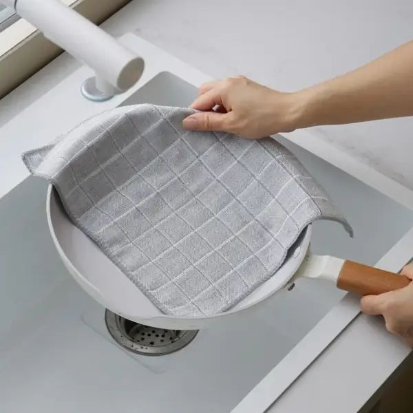 Checkered Microfiber Cleaning Cloth